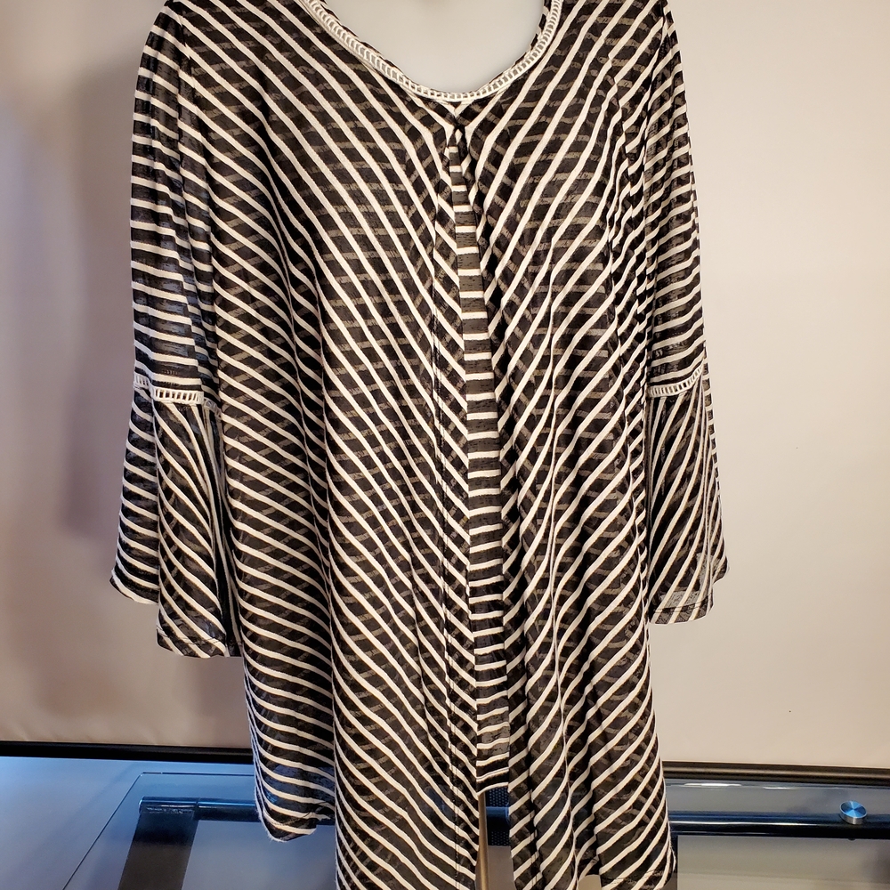 New Directions Diagonal Stripe Tunic in Black and White